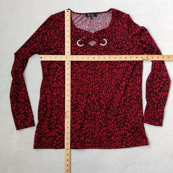 Lily Morgan Women's Leopard Blouse Size Medium Red Black Chains - Picture 4 of 12
